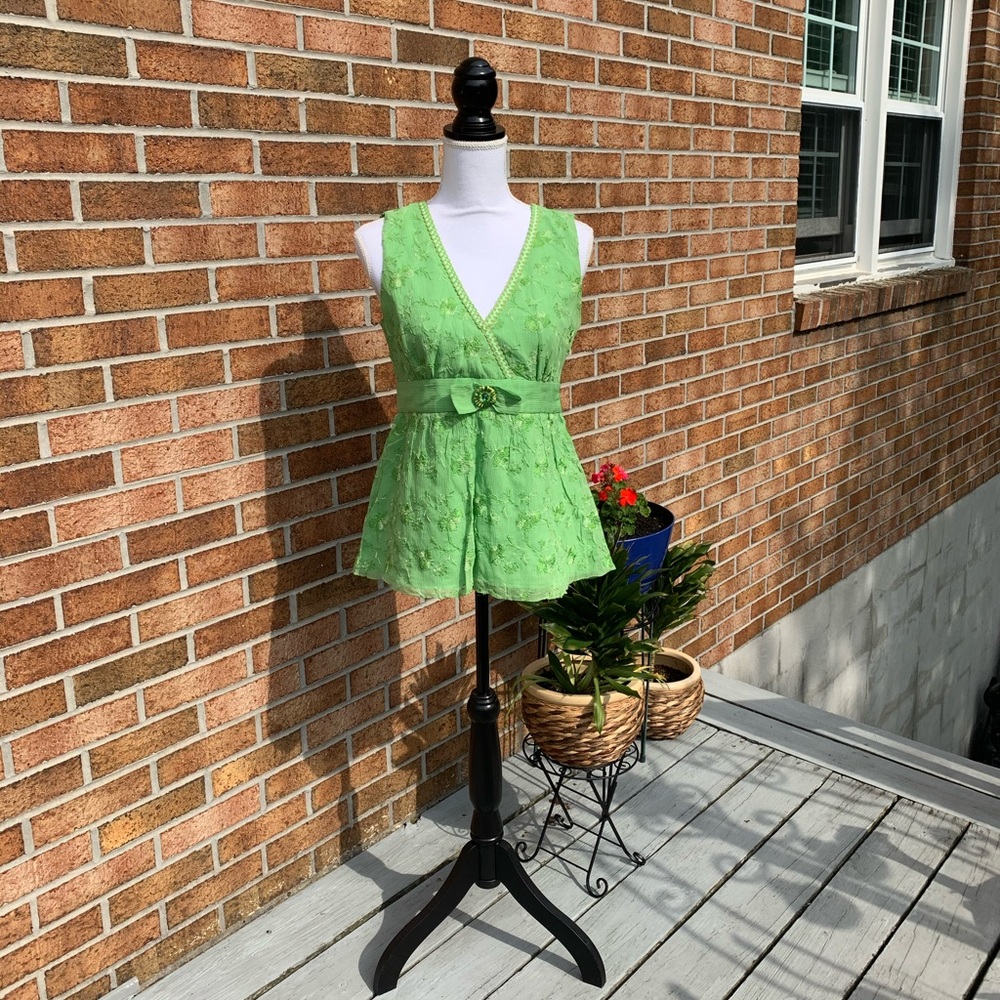 💰10/$50💰New Medium Green Silk Express Tank Top Medium